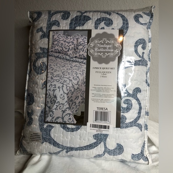 3 Piece Quilt Set Full/Queen Vintage Collection Teresa White & Blue NWT - Picture 3 of 5